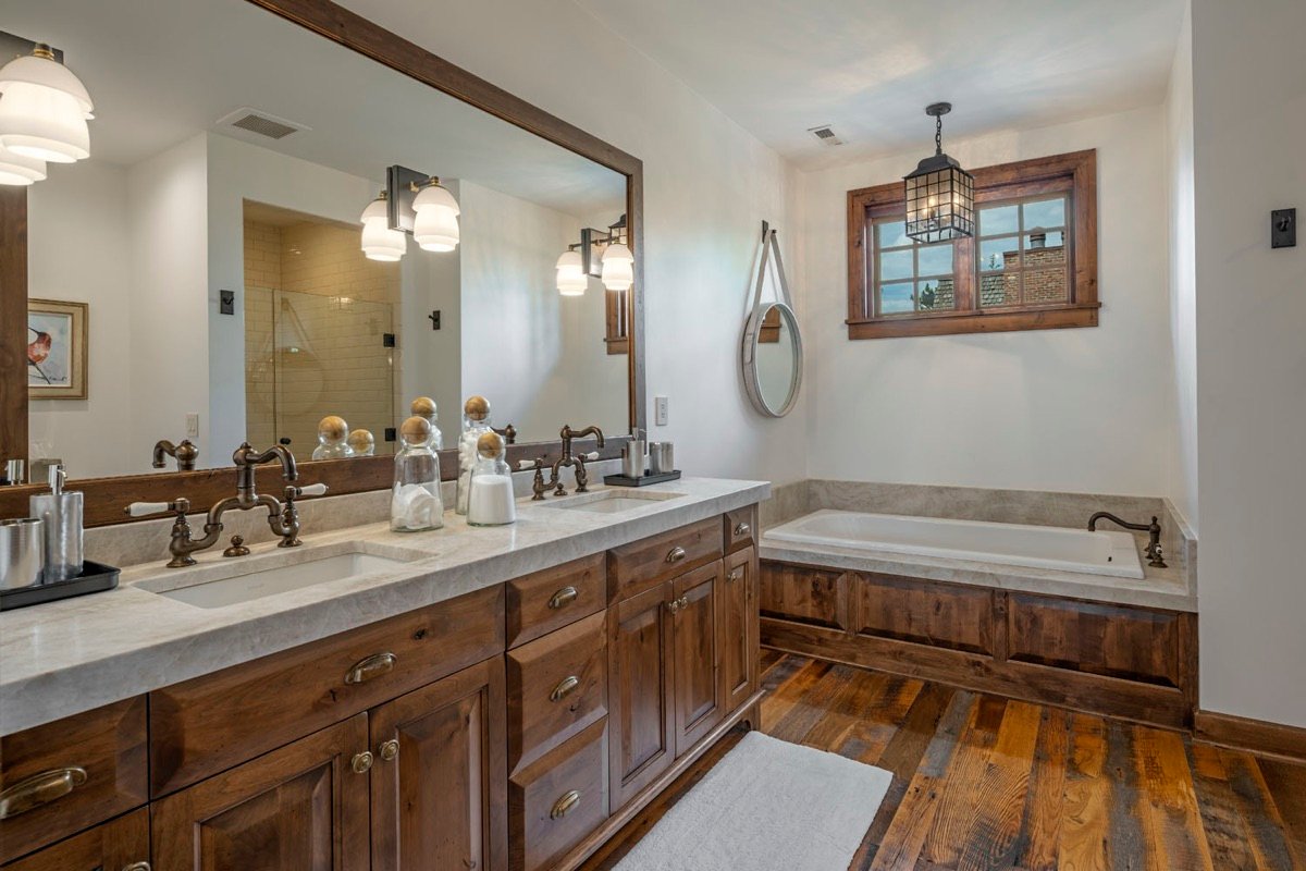 Cabin on the Lake interior designed by Paul Lauren Designs, Coeur d'Alene Lake, Idaho, view 10